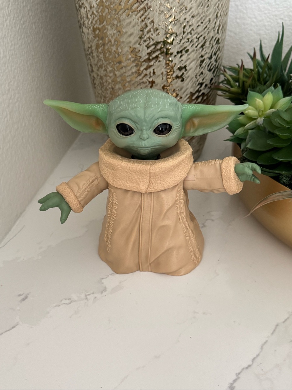 Star Wars, Disney the Mandalorian Baby Yoda 6.5” action figure, Posable